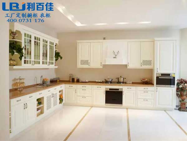 長(zhǎng)沙整體櫥柜定制市場(chǎng)中常見整體櫥柜柜體的材質(zhì)解析