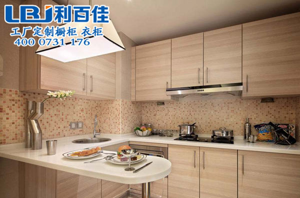 掌握好小戶(hù)型廚房裝修的幾個(gè)要點(diǎn)讓你的廚房秒變30