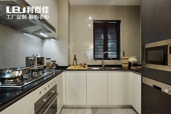利百佳全屋定制|廚房裝修容易犯的低級錯(cuò)誤，看看你“中槍”了沒？