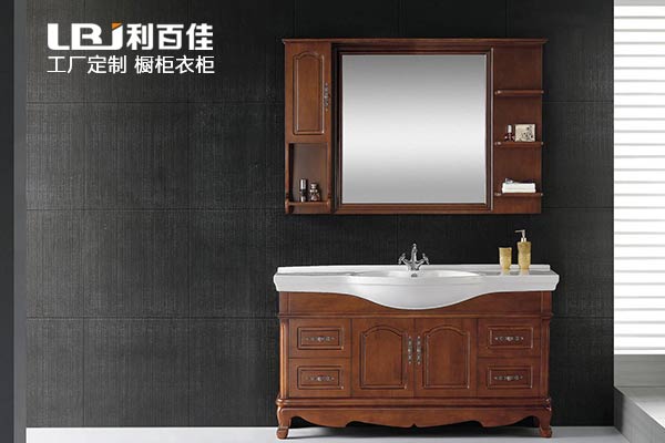 整體衛(wèi)浴柜定制PK木工打造衛(wèi)浴柜，誰能贏？