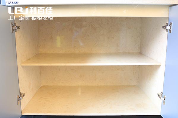 石材櫥柜廠家?guī)煾低嘎?，櫥柜石英石萬萬別瞎買，又重又貴還開裂！